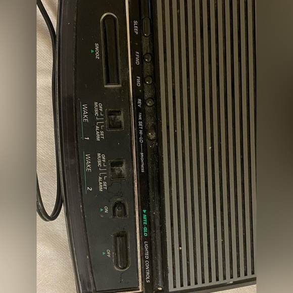 Vintage Black Audio Player & Radio. Still working! - Picture 3 of 6